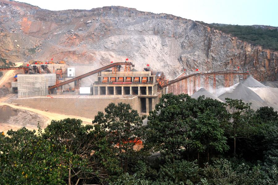 Kaolin grinding process