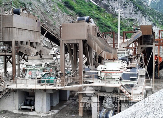 What are the advantages of mobile sand making machine and fixed sand making machine? Which one is better for crushing ore?